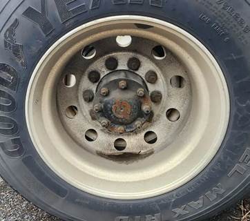 HUB PILOT NA Hub for a 2014 Freightliner Cascadia 113