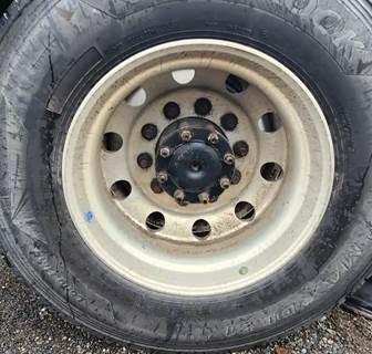 HUB PILOT NA Hub for a 2019 Freightliner Cascadia 126