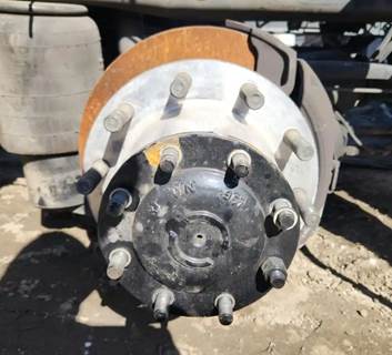 HUB PILOT NA Hub for a 2023 Peterbilt 579