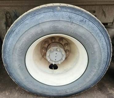 HUB PILOT NA Hub for a 2001 Peterbilt 378