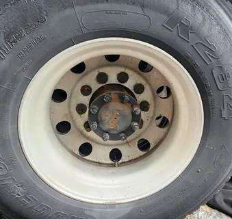 HUB PILOT NA Hub for a 2015 Freightliner M2 106