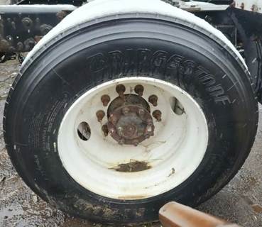 HUB PILOT NA Hub for a 2011 International DuraStar 4400