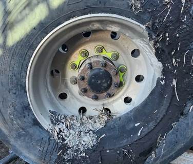 HUB PILOT NA Hub for a 2012 Kenworth T800