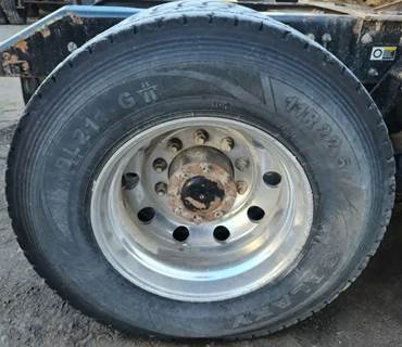 HUB PILOT NA Hub for a 2014 Kenworth T800