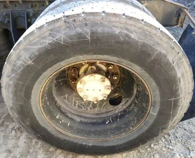 HUB PILOT NA Hub for a 2003 International 9100I