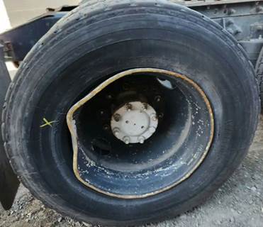 HUB PILOT NA Hub for a 2003 International 9100I