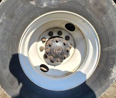 HUB PILOT NA Hub for a 2019 International DuraStar 4300