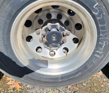 HUB PILOT NA Hub for a 2020 Freightliner Cascadia 126