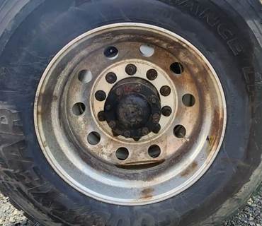 HUB PILOT NA Hub for a 2014 Freightliner Cascadia 113