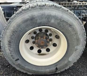 HUB PILOT NA Hub for a 2014 International PROSTAR