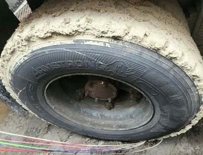 HUB PILOT NA Hub for a 2003 Mack CV713 Granite