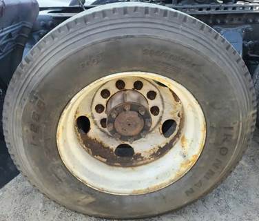 HUB PILOT NA Hub for a 2005 Freightliner Columbia 120