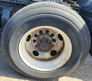 HUB PILOT NA Hub for a 2005 Freightliner Columbia 120