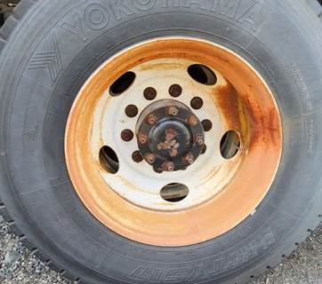 HUB PILOT NA Hub for a 2010 Kenworth T300