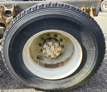 HUB PILOT NA Hub for a 1986 International COF-9670