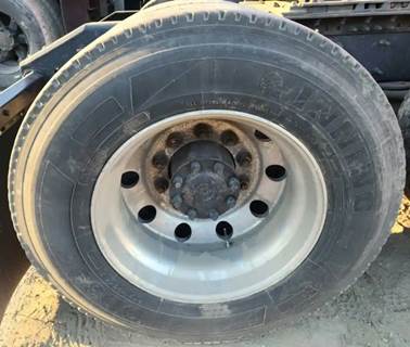 HUB PILOT NA Hub for a 2017 Volvo VNL