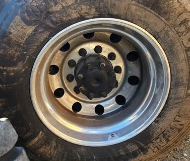 HUB PILOT NA Hub for a 2023 Freightliner Cascadia 116