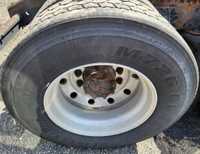 HUB PILOT NA Hub for a 2007 Volvo VNL