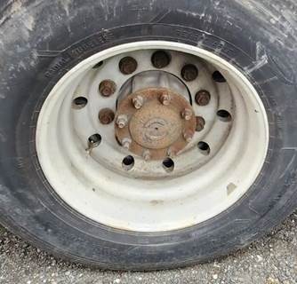 HUB PILOT NA Hub for a 2016 Freightliner 114SD