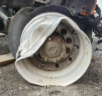 HUB PILOT NA Hub for a 2016 Freightliner 114SD