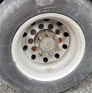 HUB PILOT NA Hub for a 2016 Freightliner 114SD