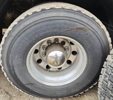 HUB PILOT NA Hub for a 2001 E-One Fire Truck