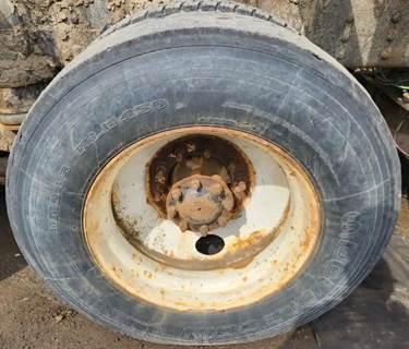 HUB PILOT NA Hub for a 2005 Western Star 4900EX