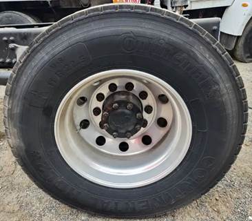 HUB PILOT NA Hub for a 2023 Freightliner M2 106