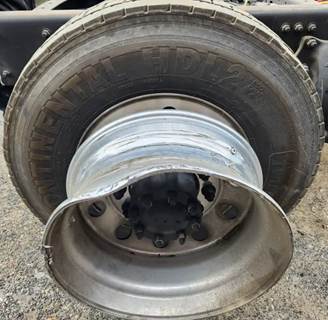 HUB PILOT NA Hub for a 2023 Freightliner M2 106