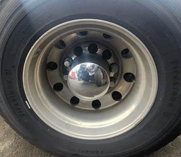 HUB PILOT NA Hub for a 2019 Mack Anthem