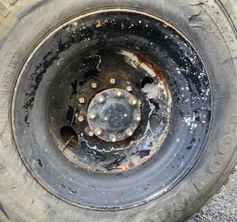 HUB PILOT NA Hub for a 1984 Ford L9000