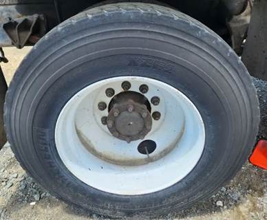 HUB PILOT NA Hub for a 2006 International 4400