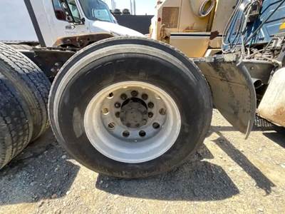 HUB PILOT NA Hub for a 2004 International 8600