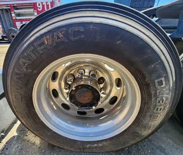 HUB PILOT NA Hub for a 2005 Peterbilt 379