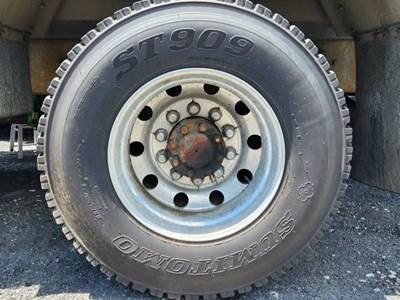 HUB PILOT NA Hub for a 2008 Kenworth T300