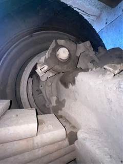 HUB PILOT NA Hub for a 2007 Mack CV713 Granite