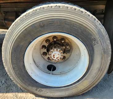 HUB PILOT NA Hub for a 1992 Ford LN7000