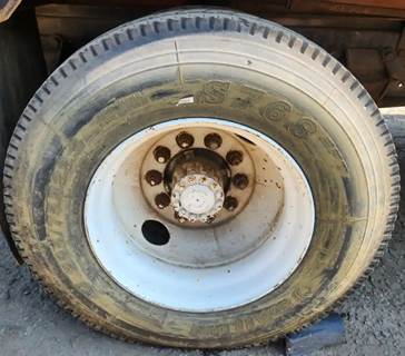 HUB PILOT NA Hub for a 1992 Ford LN7000