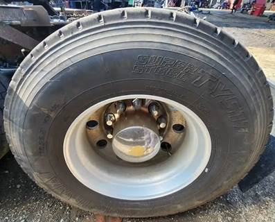 HUB PILOT NA Hub for a 2007 Mack CHN613