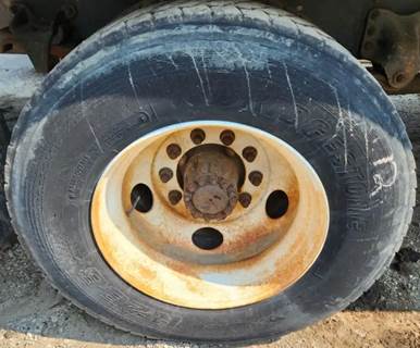 HUB PILOT NA Hub for a 2015 Freightliner M2 106