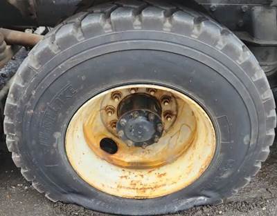 HUB PILOT NA Hub for a 2016 Peterbilt 365