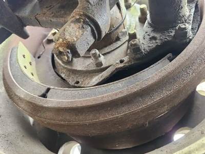 HUB PILOT NA Hub for a 2000 Peterbilt 379