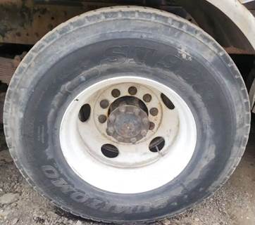 HUB PILOT NA Hub for a 2002 International F-2674 SBA