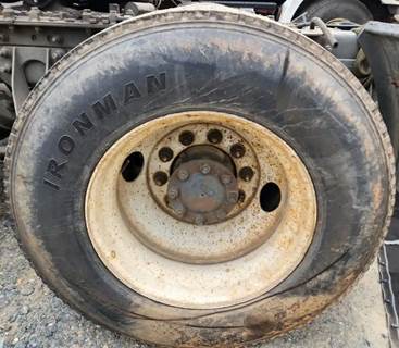 HUB PILOT NA Hub for a 2007 International 8600