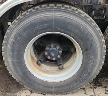 HUB PILOT NA Hub for a 1980 International F-2275