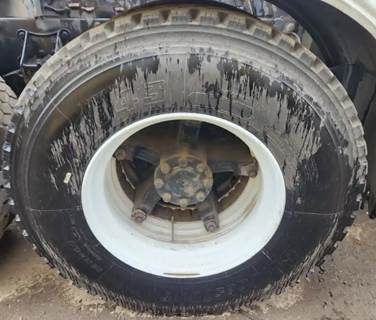 HUB PILOT NA Hub for a 1980 International F-2275