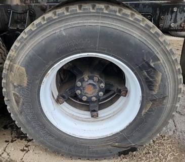 HUB PILOT NA Hub for a 1980 International F-2275