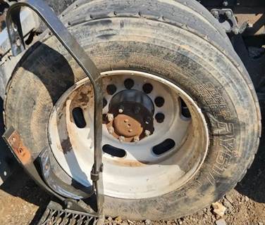 HUB PILOT NA Hub for a 2006 Kenworth W900