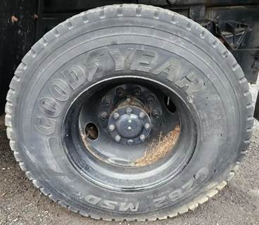 HUB PILOT NA Hub for a 2003 International 2574