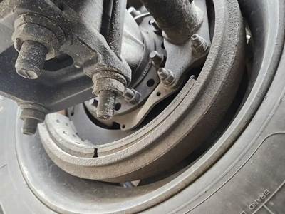 HUB PILOT NA Hub for a 2019 Peterbilt 579